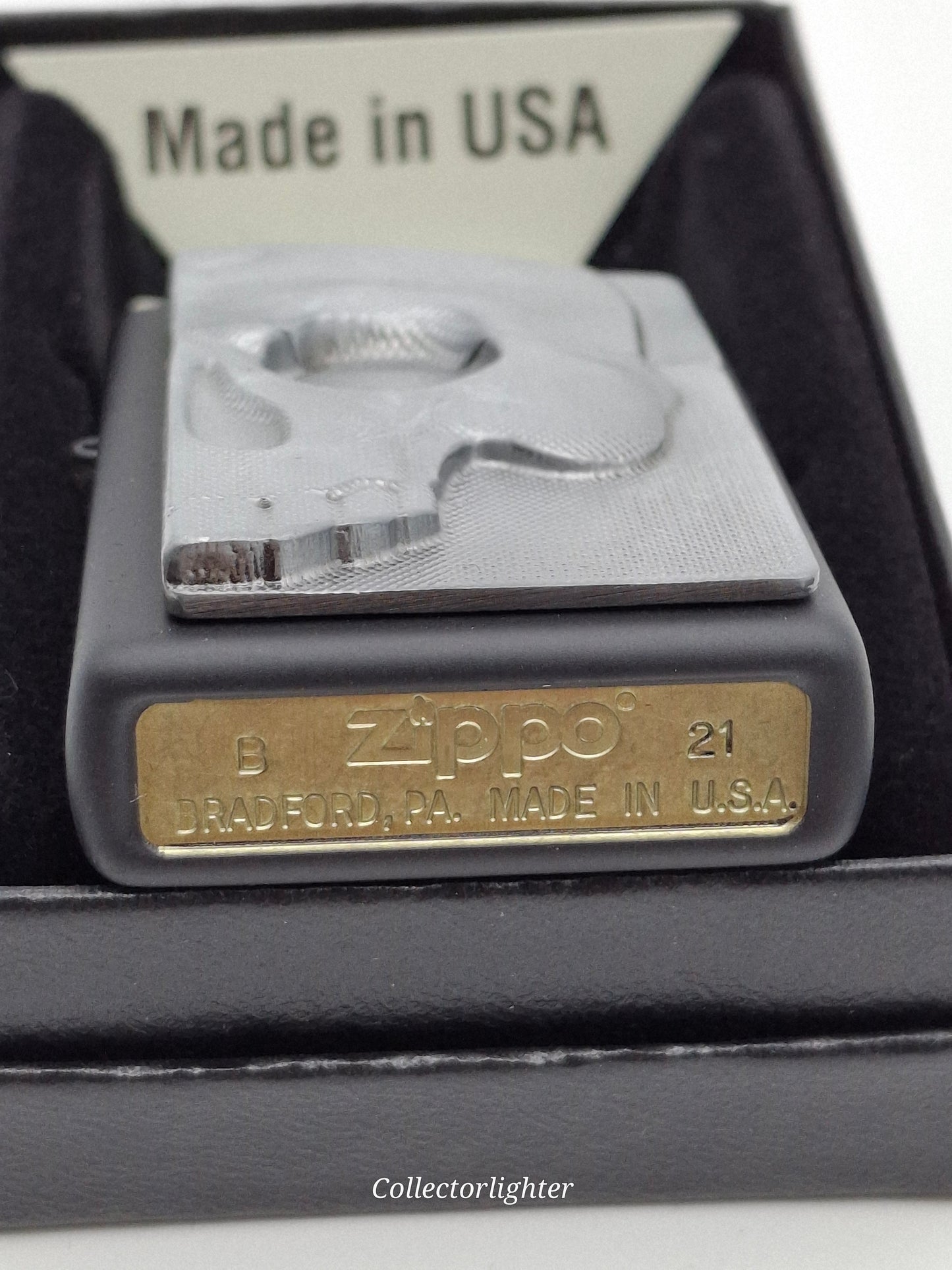 Encendedor de gasolina Zippo - Emblema Half Skull 2003985