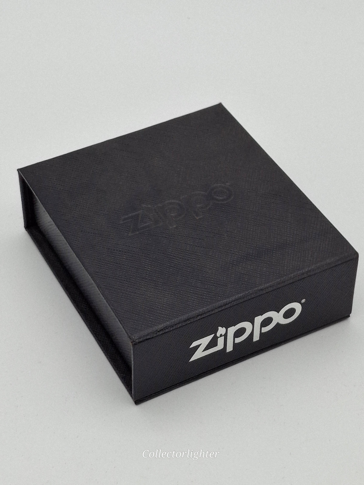 Zippo Benzinfeuerzeug Zippo - Annual Lighter 2010 Limited Edition 964/1000 Z-LESP-1004 Zippo - Annual Lighter 2010 Limited Edition 964/1000