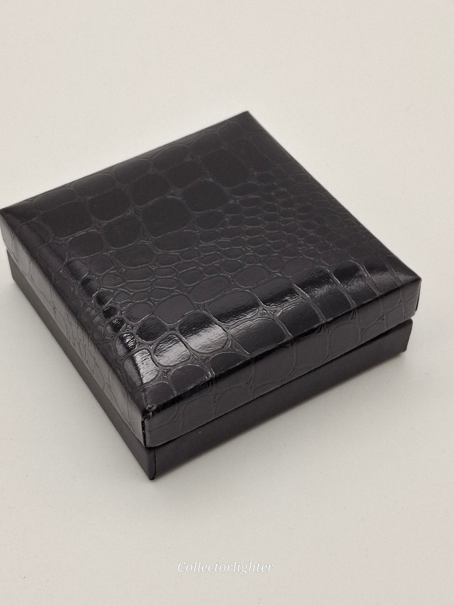Zippo petrol lighter - Crocodile Eye Red Limited Edition 2004579