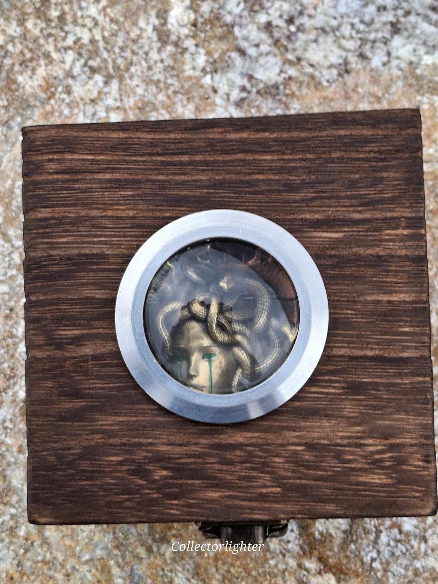 Zippo Benzinfeuerzeug - Medusa Jacket Queen Crying - Asia Modell