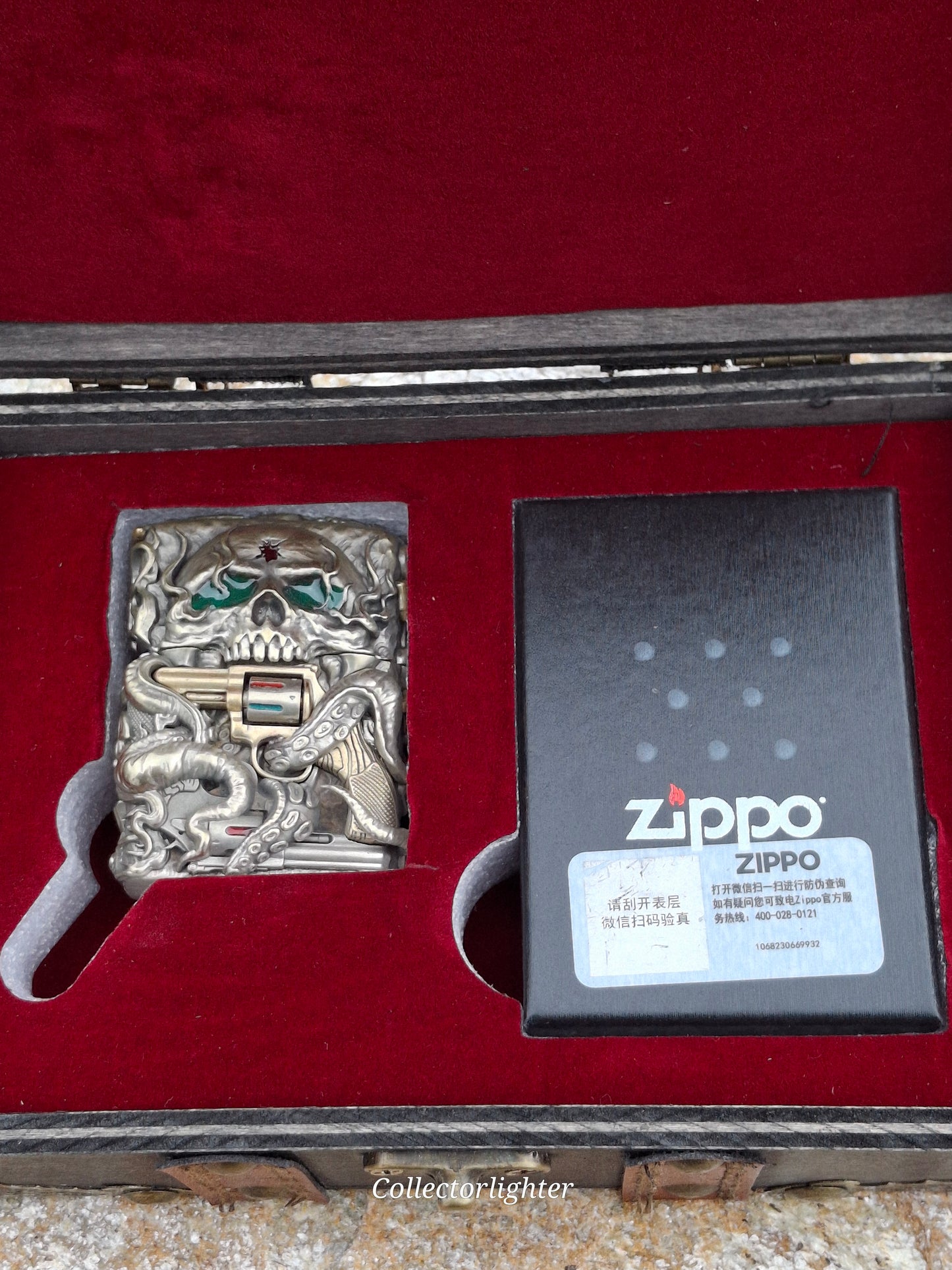 Zippo Benzinfeuerzeug - Skull with Revolver - Asia Modell - Limited Edition