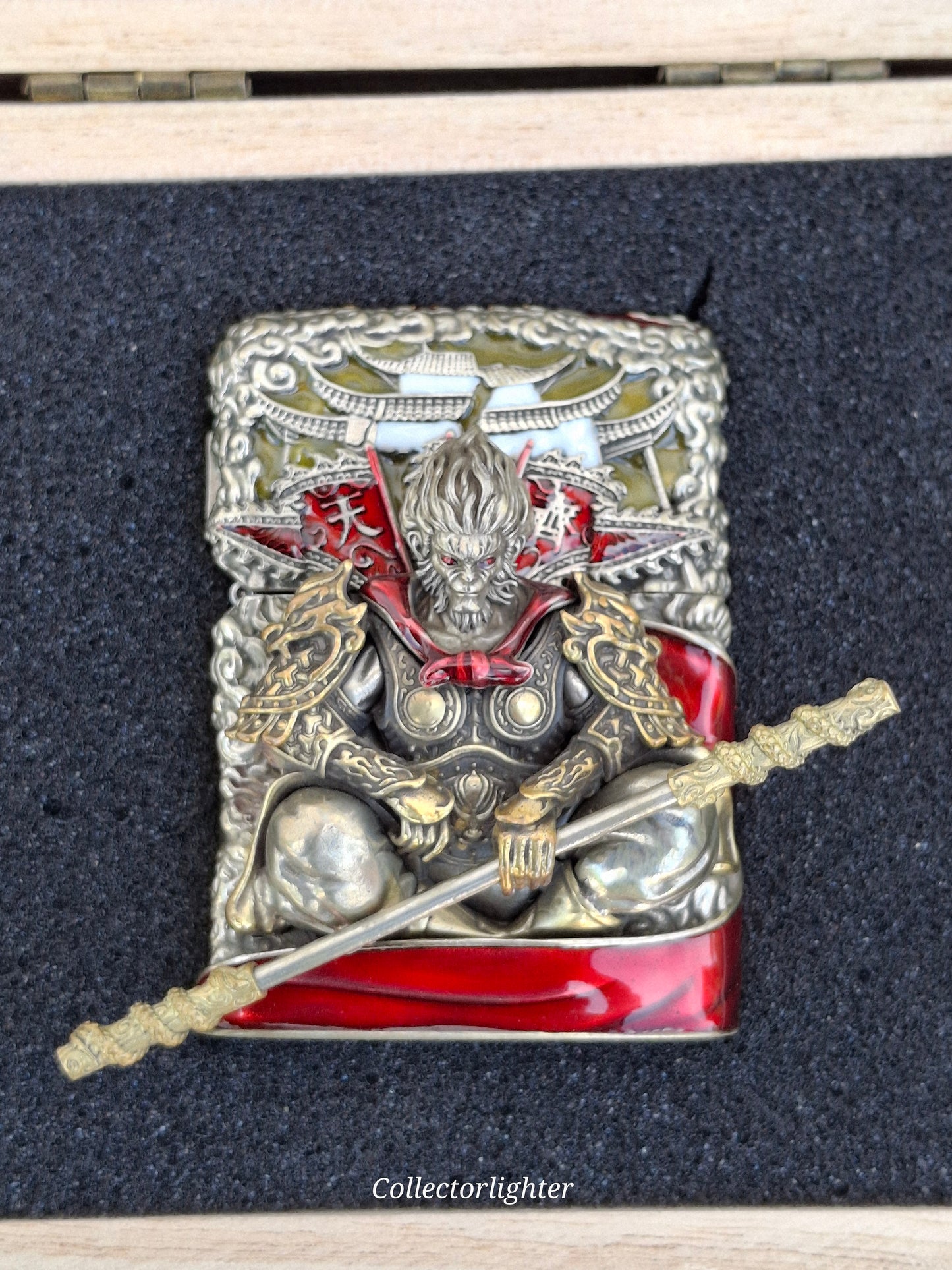Zippo - Gold Red Fighting Monkey King - Asia Modell - Limited