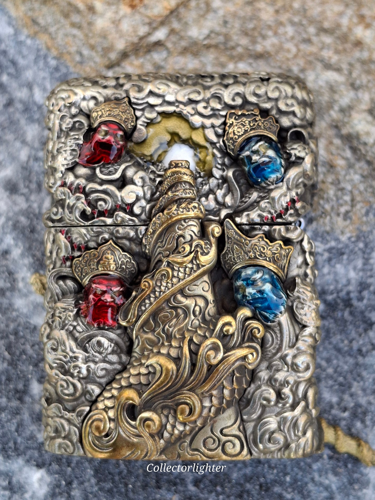 Zippo - Gold Red Fighting Monkey King - Asia Modell - Limited