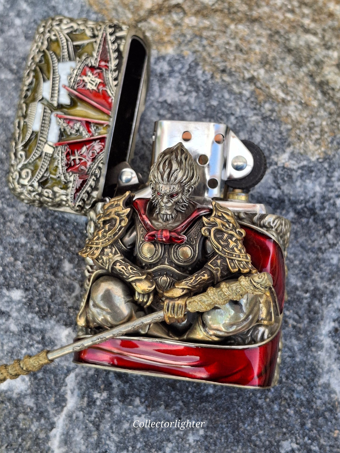 Zippo - Gold Red Fighting Monkey King - Asia Modell - Limited