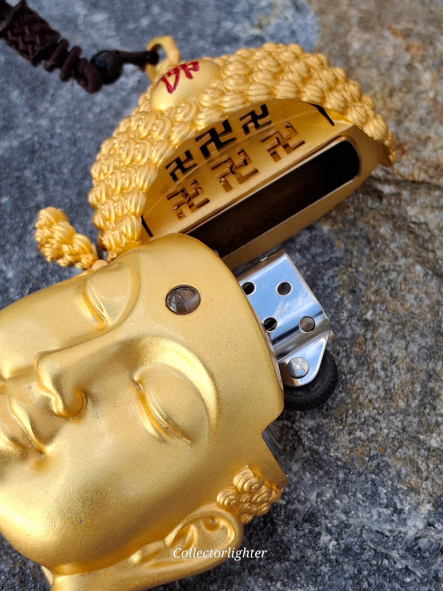 Zippo - Gold Buddha Head with Mantra - Asia Modell