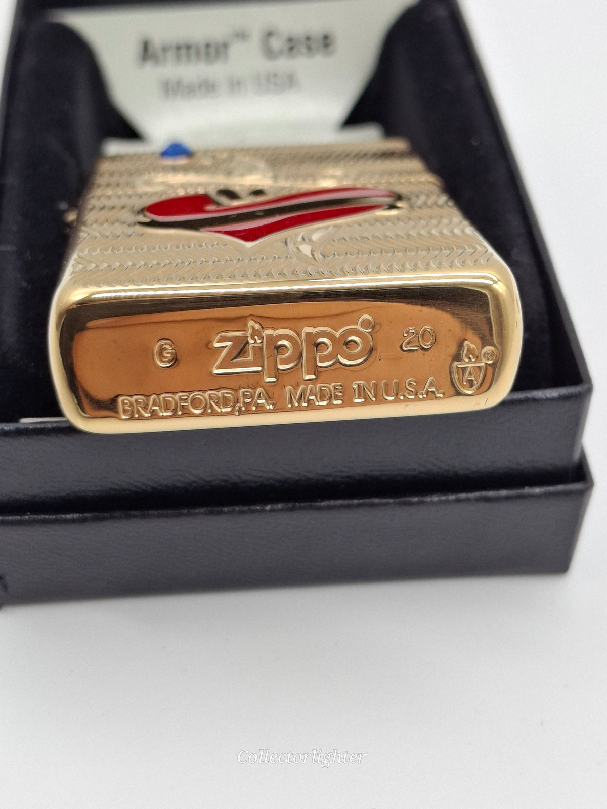 Zippo Benzinfeuerzeug Zippo - Heart & Sword Design Armor Case 60005673 60005673 Zippo - Heart & Sword Design Armor Case 60005673