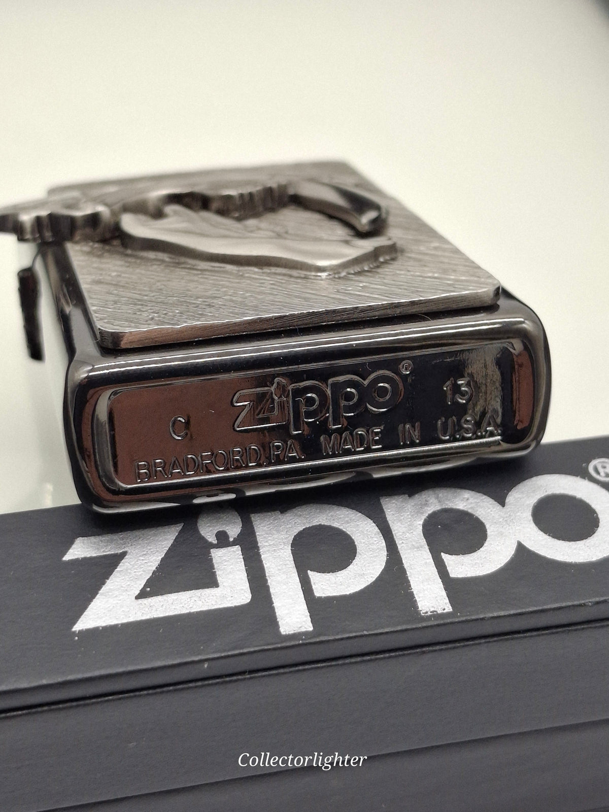 Zippo Benzinfeuerzeug Zippo - Säbelzahntiger Limited Edition 711/1000 Z-LESP-1009 Zippo - Säbelzahntiger Limited Edition 711/1000