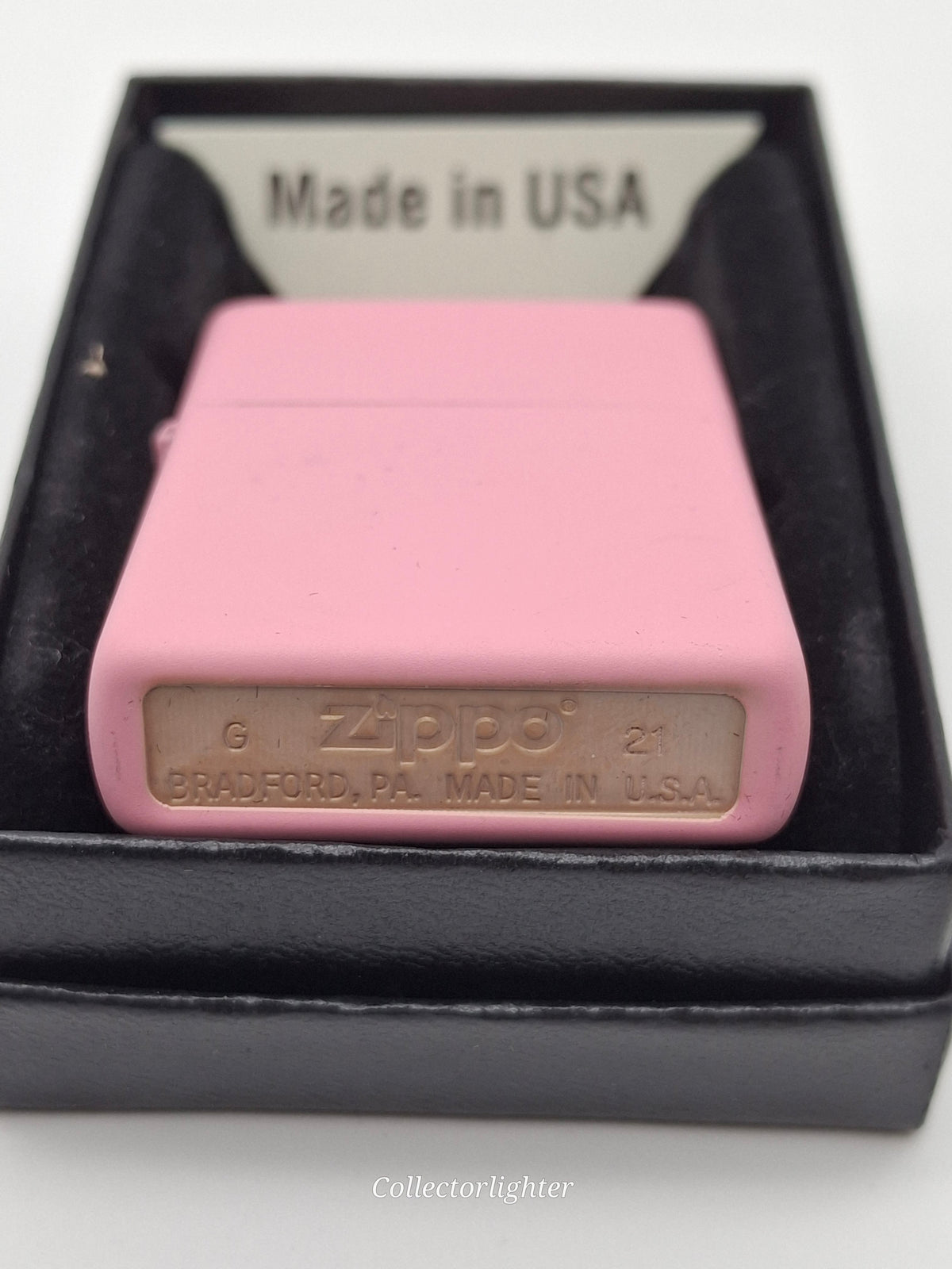 Zippo Pink Matte Regular 60001185 – Original Benzinfeuerzeug Boden