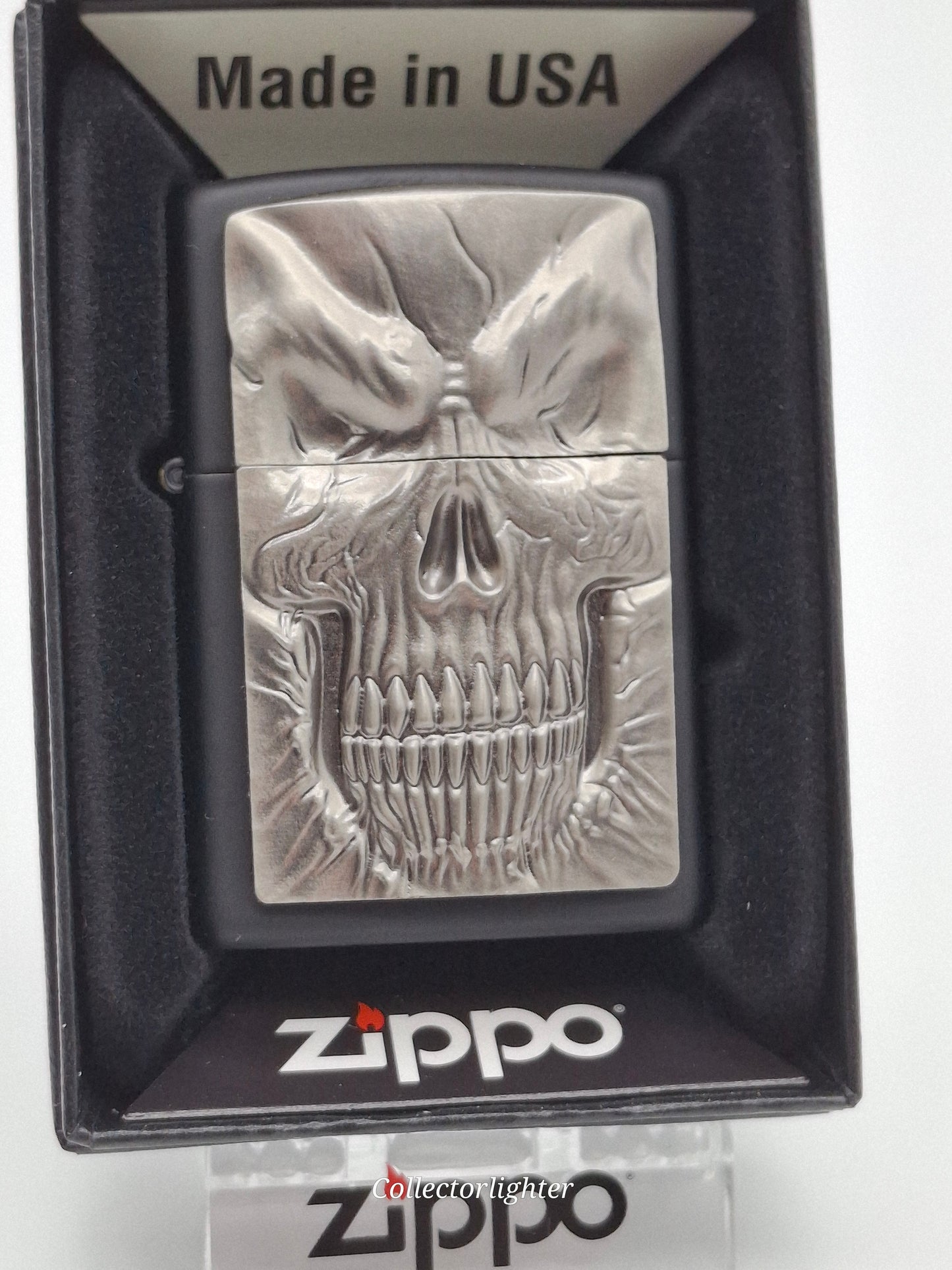 Encendedor de gasolina Zippo - Emblema Shadow Master 2004299 - Error de impresión