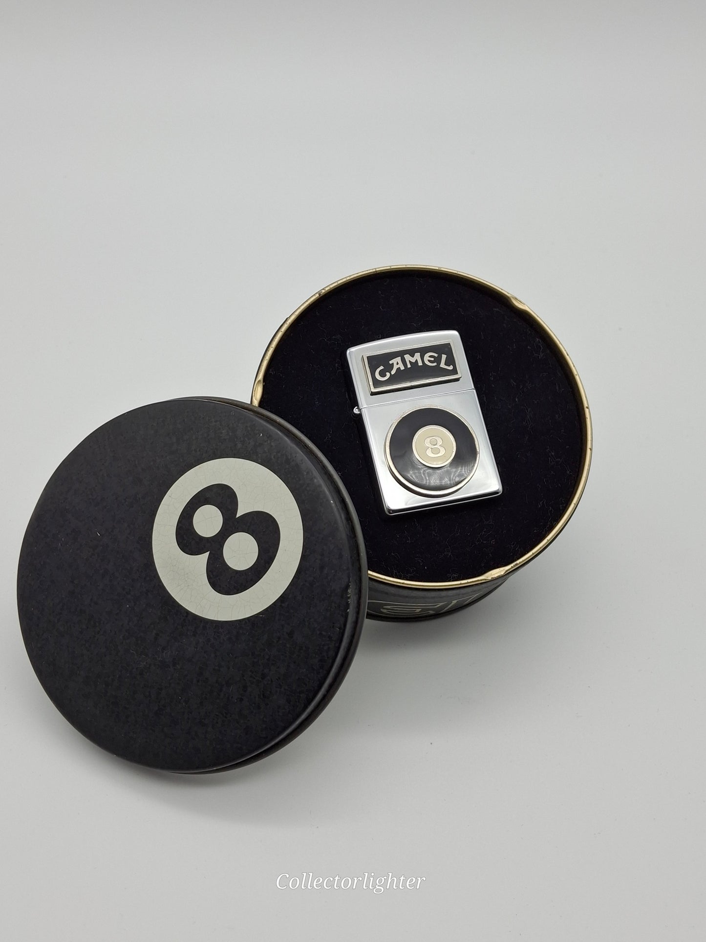 Encendedor de gasolina Zippo - Camel Eightball en lata original