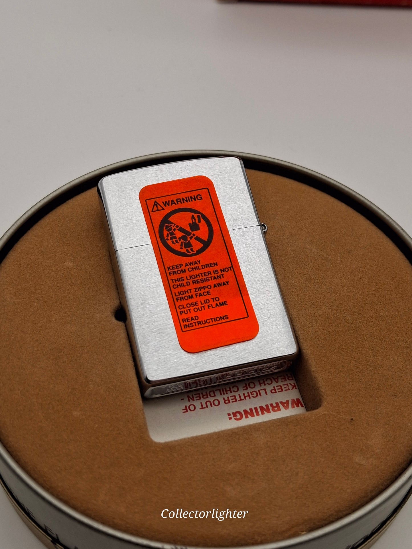 Zippo Benzinfeuerzeug - Keeper Of The Flame mit Original Schachtel