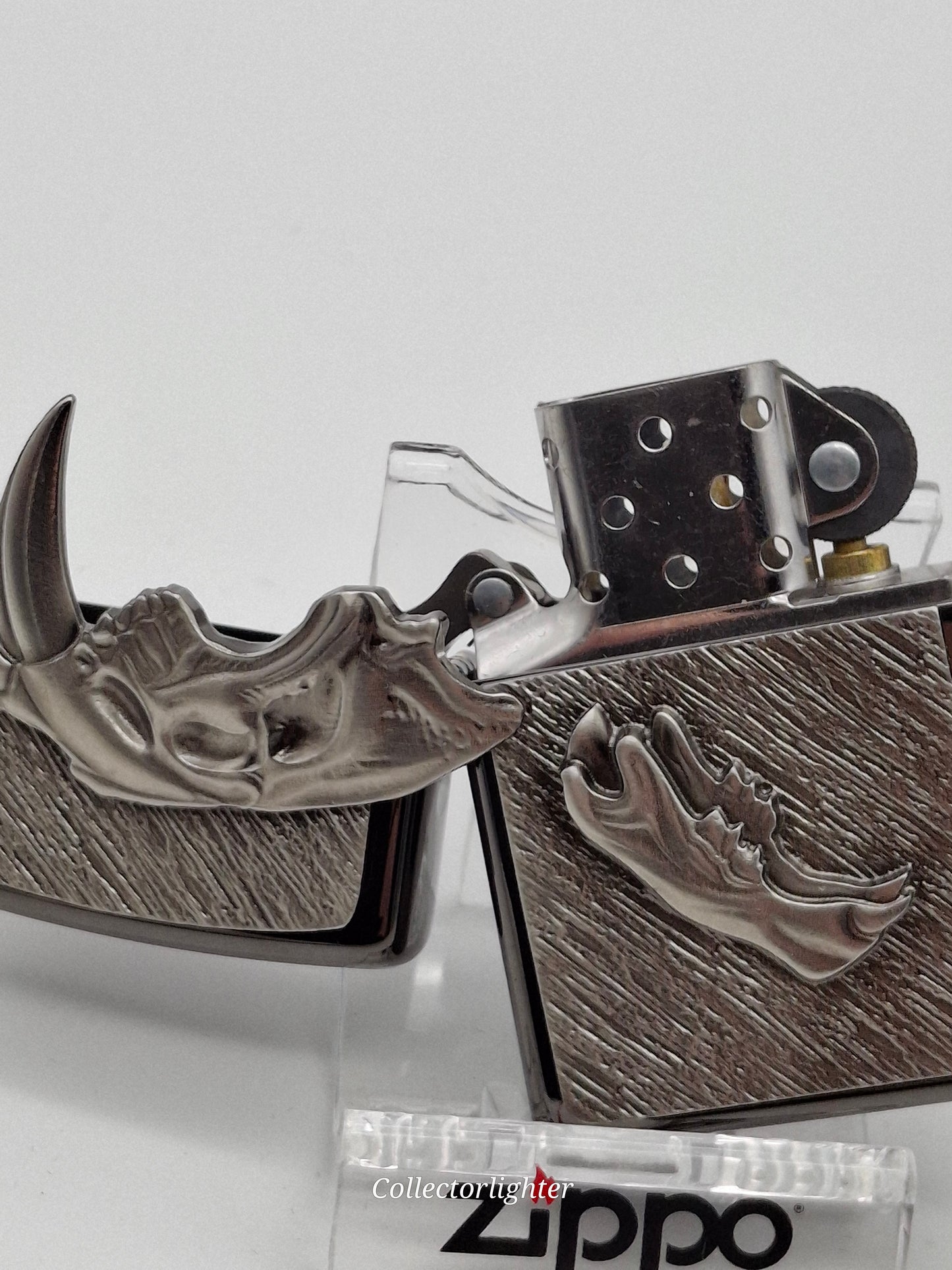 Zippo Benzinfeuerzeug - Säbelzahntiger Limited Edition 856/1000
