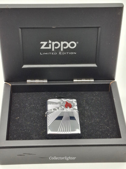 Zippo Benzinfeuerzeug - Jahrgangsmodell COTY 2005 Limited 338/1000