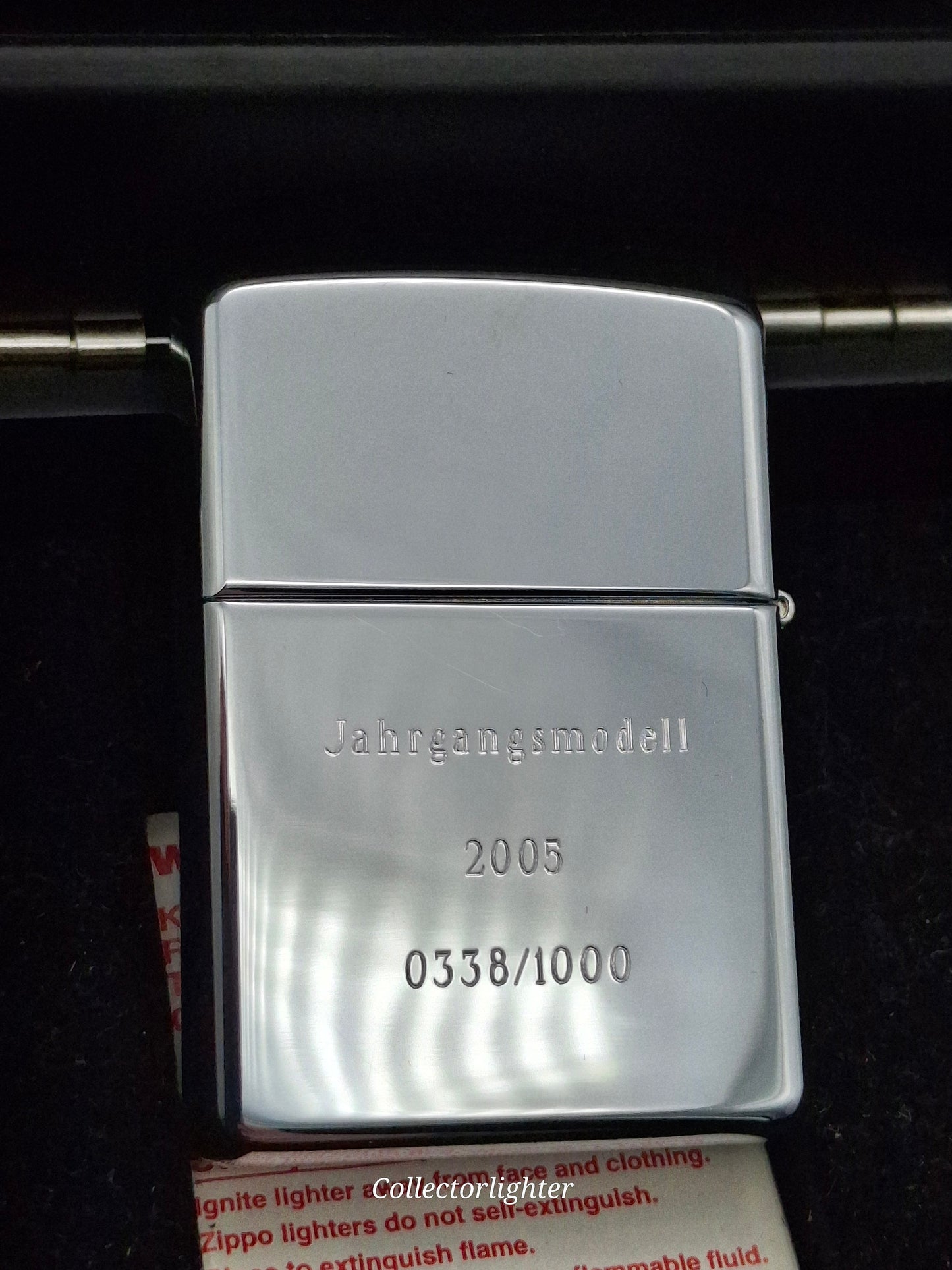 Zippo Benzinfeuerzeug - Jahrgangsmodell COTY 2005 Limited 338/1000