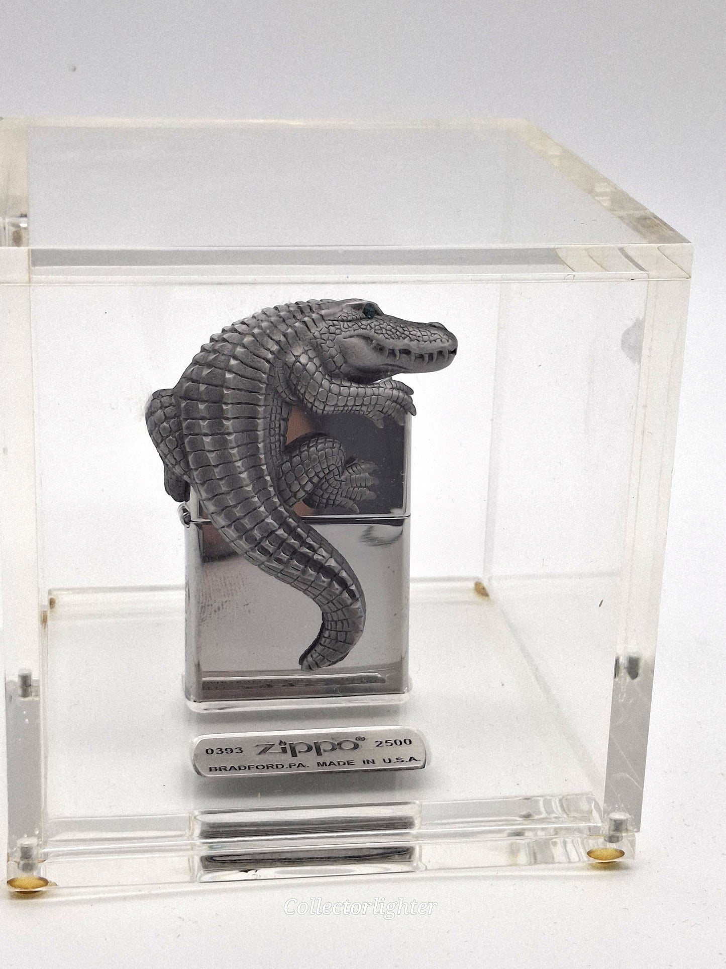 Zippo petrol lighter - Crocodile 3D Limited in acrylic box 392/2500