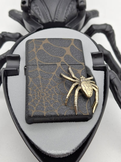 Encendedor de gasolina Zippo - Spider Black Edición Limitada con Cenicero 251753