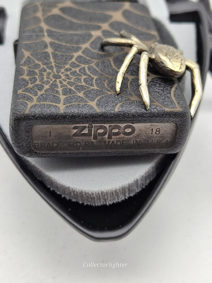 Encendedor de gasolina Zippo - Spider Black Edición Limitada con Cenicero 251753