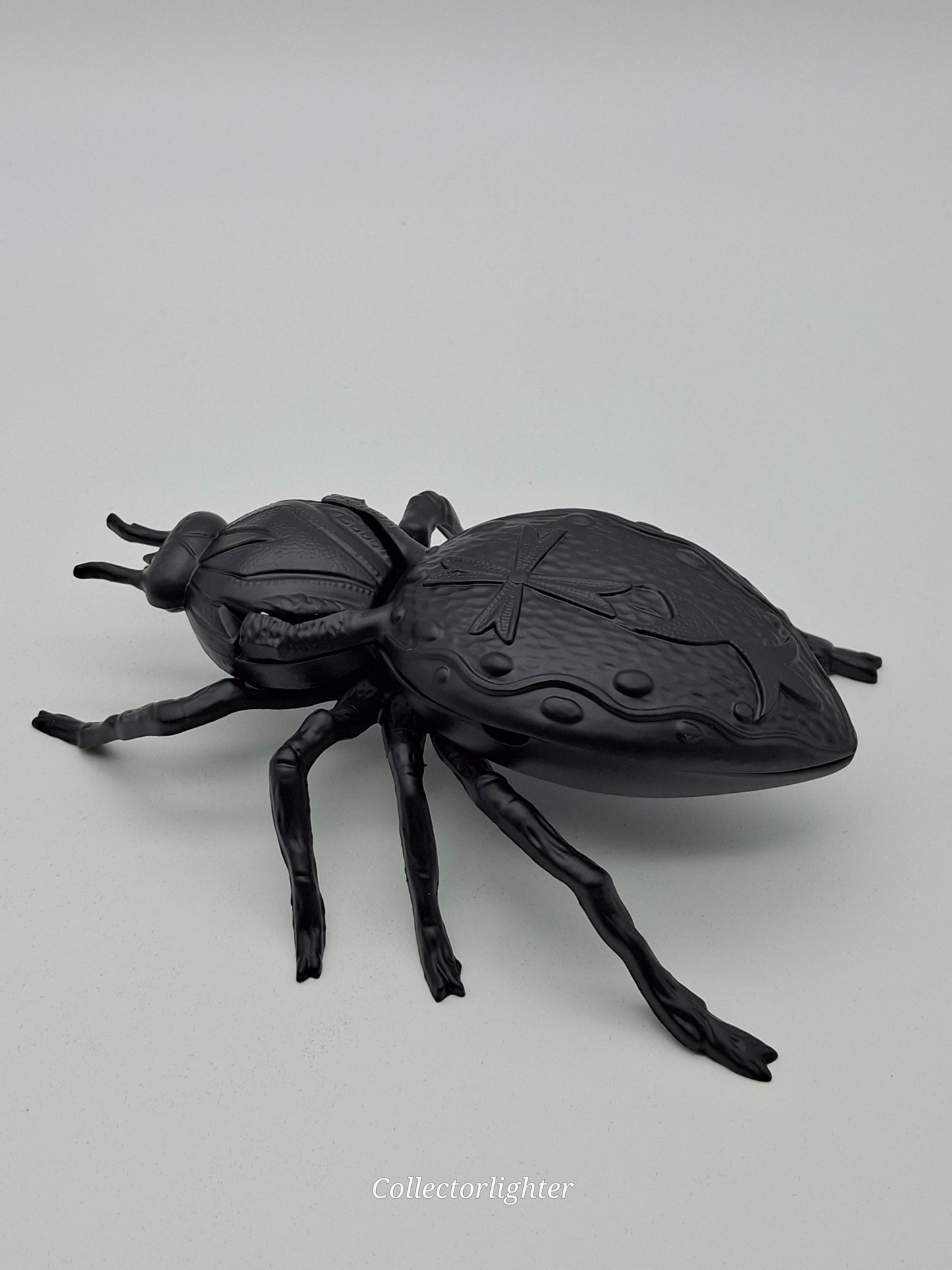 Encendedor de gasolina Zippo - Spider Black Edición Limitada con Cenicero 251753