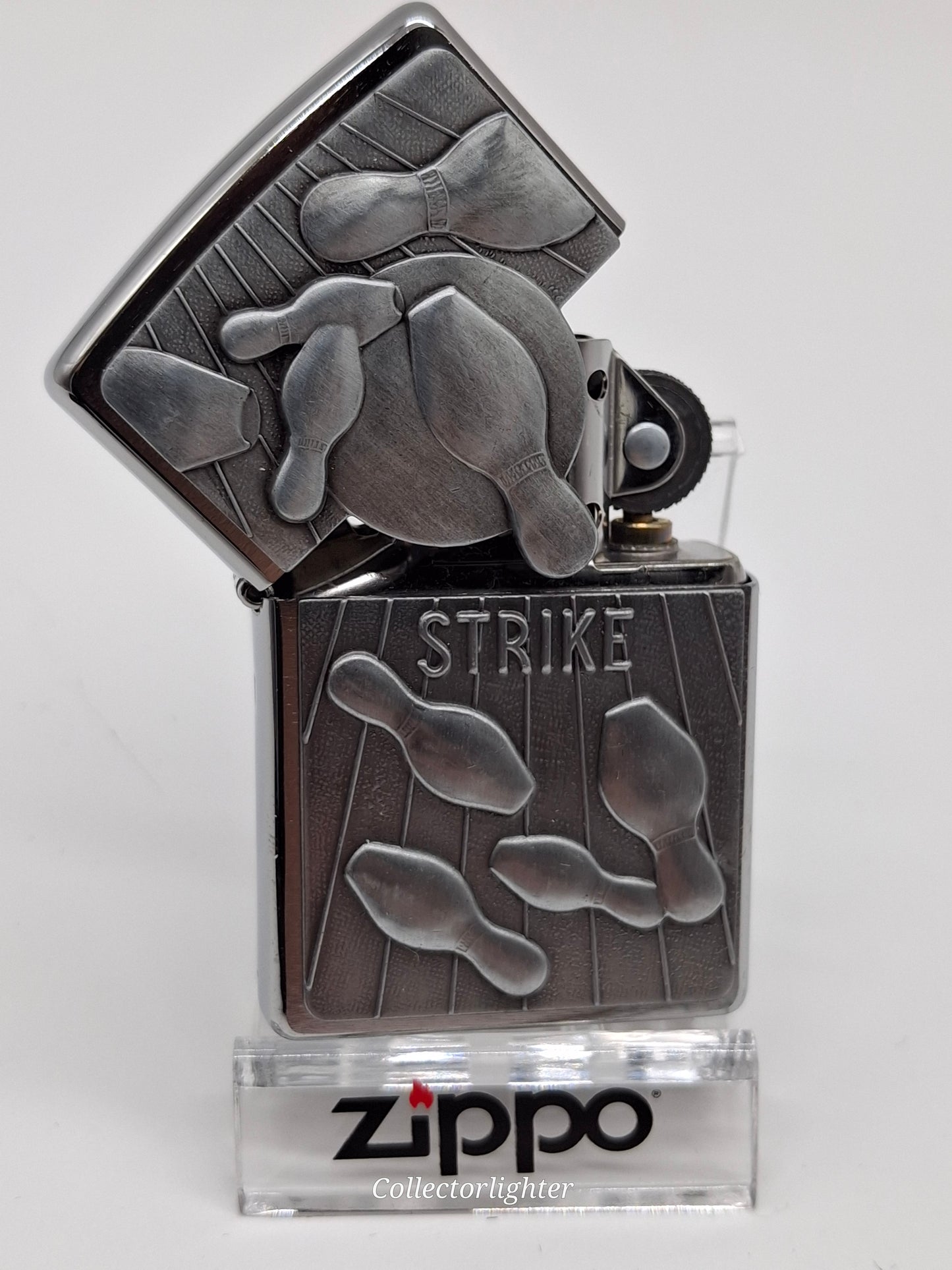 Zippo petrol lighter - Cross with Decoration 2005912 emblem