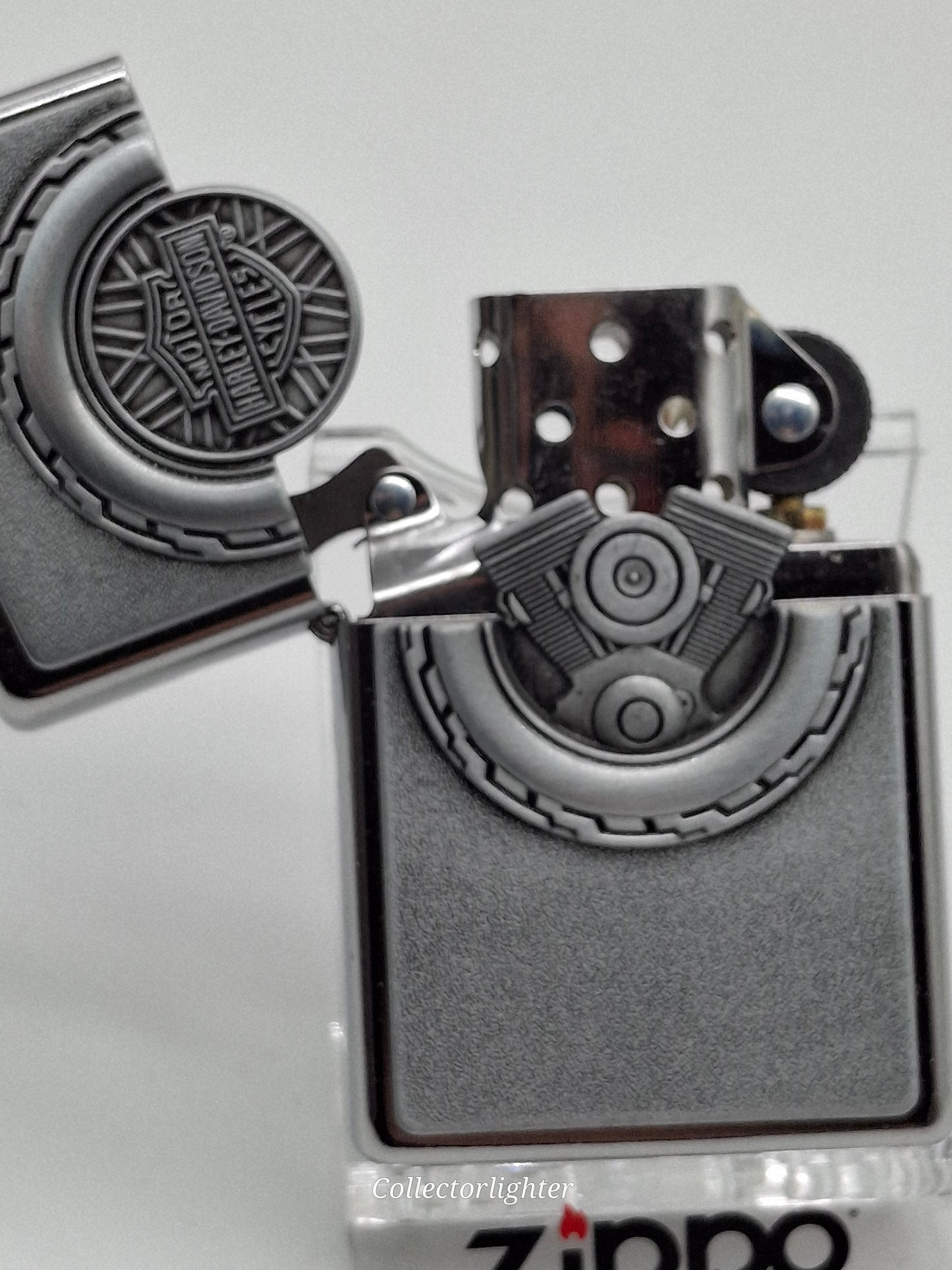 Zippo petrol lighter - Cross with Decoration 2005912 emblem