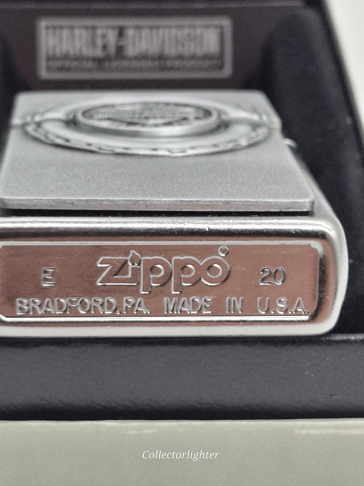 Zippo petrol lighter - Cross with Decoration 2005912 emblem
