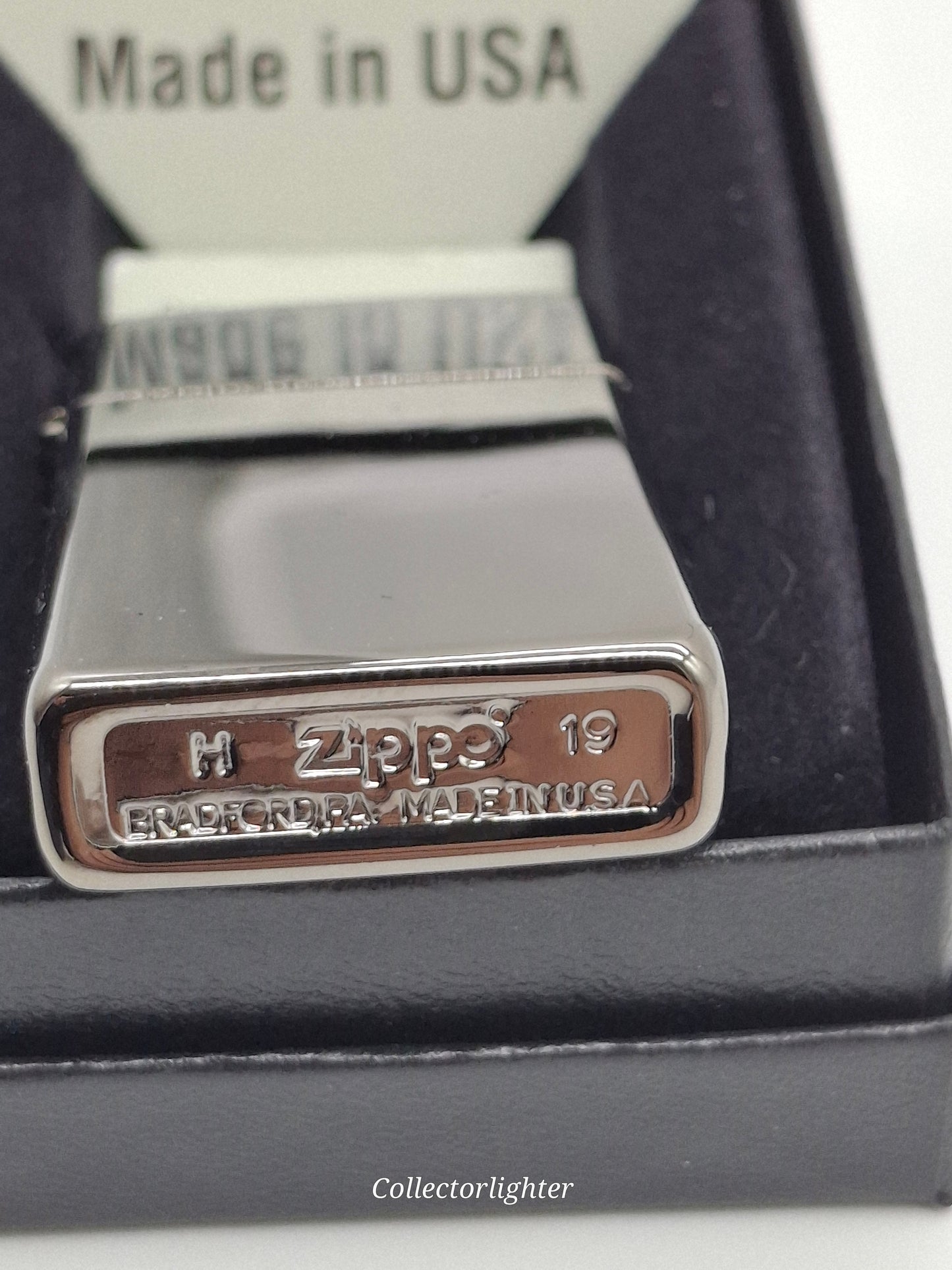 Zippo petrol lighter - Red w. Zippo Logo - Slim Line 60000639