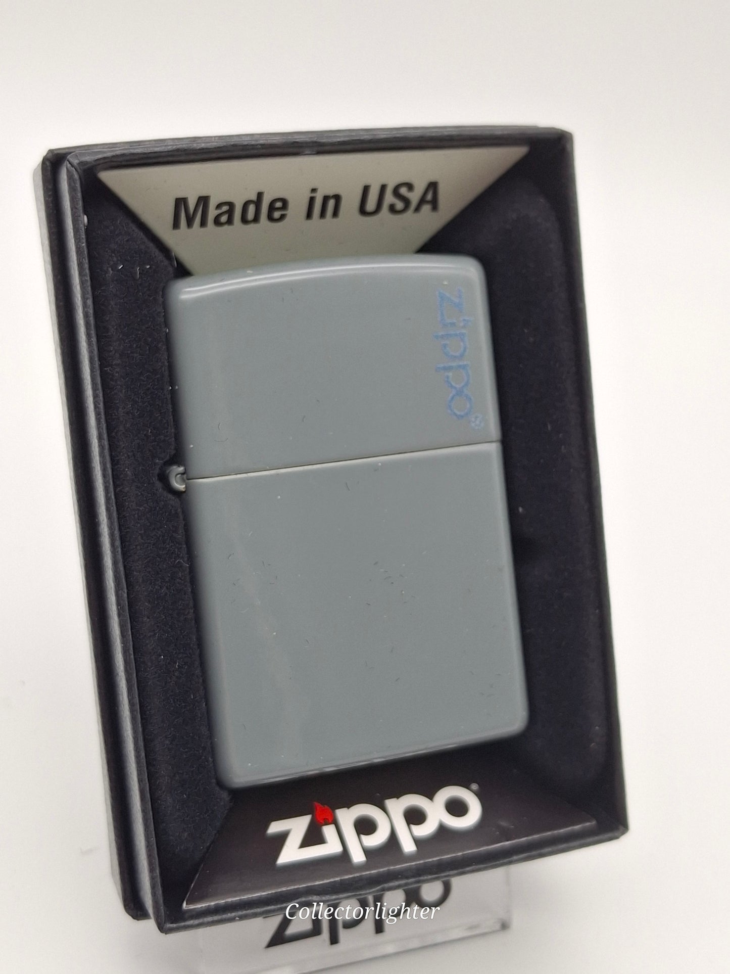 Encendedor de gasolina Zippo - Cruz con emblema decorativo 2005912