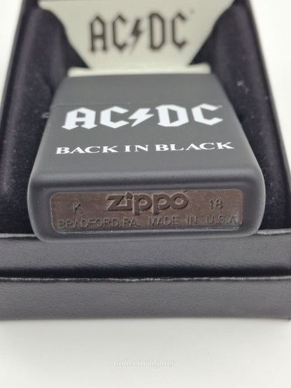 Encendedor de gasolina Zippo - Cruz con emblema decorativo 2005912