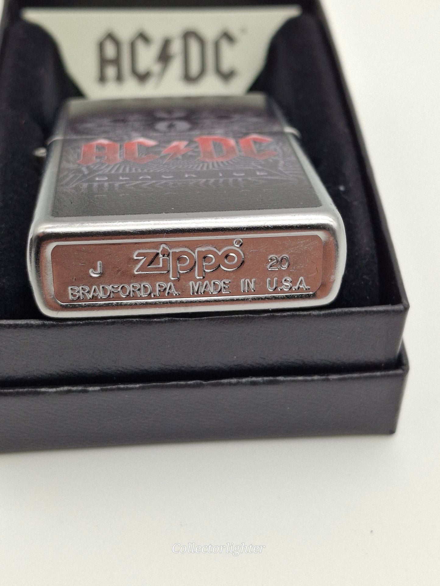 Encendedor de gasolina Zippo - Cruz con emblema decorativo 2005912