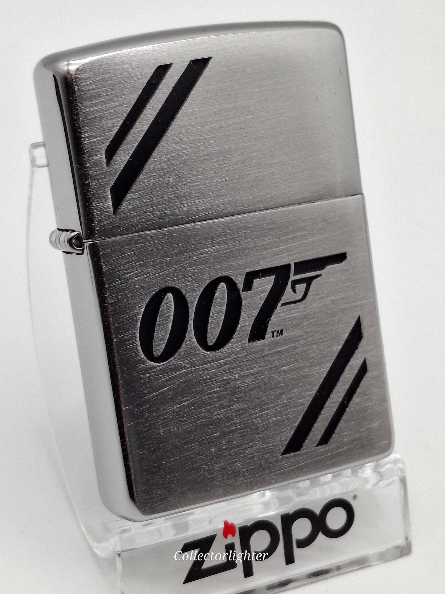 Encendedor de gasolina Zippo - Cruz con emblema decorativo 2005912