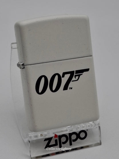 Encendedor de gasolina Zippo - Cruz con emblema decorativo 2005912