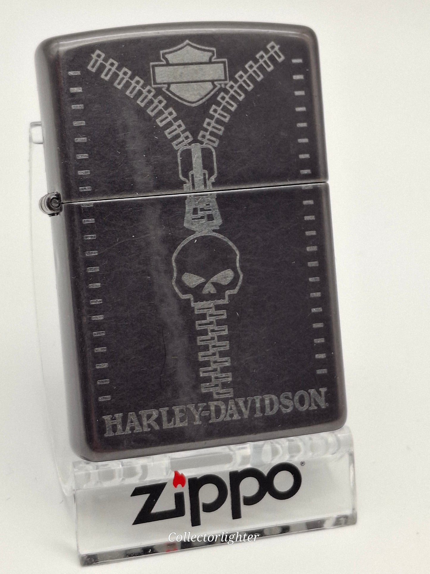 Encendedor de gasolina Zippo - Cruz con emblema decorativo 2005912