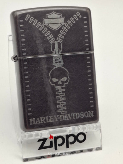Encendedor de gasolina Zippo - Cruz con emblema decorativo 2005912