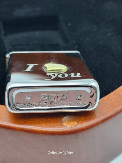 Zippo - Te amo - Línea delgada en caja de madera con forma de corazón 253505