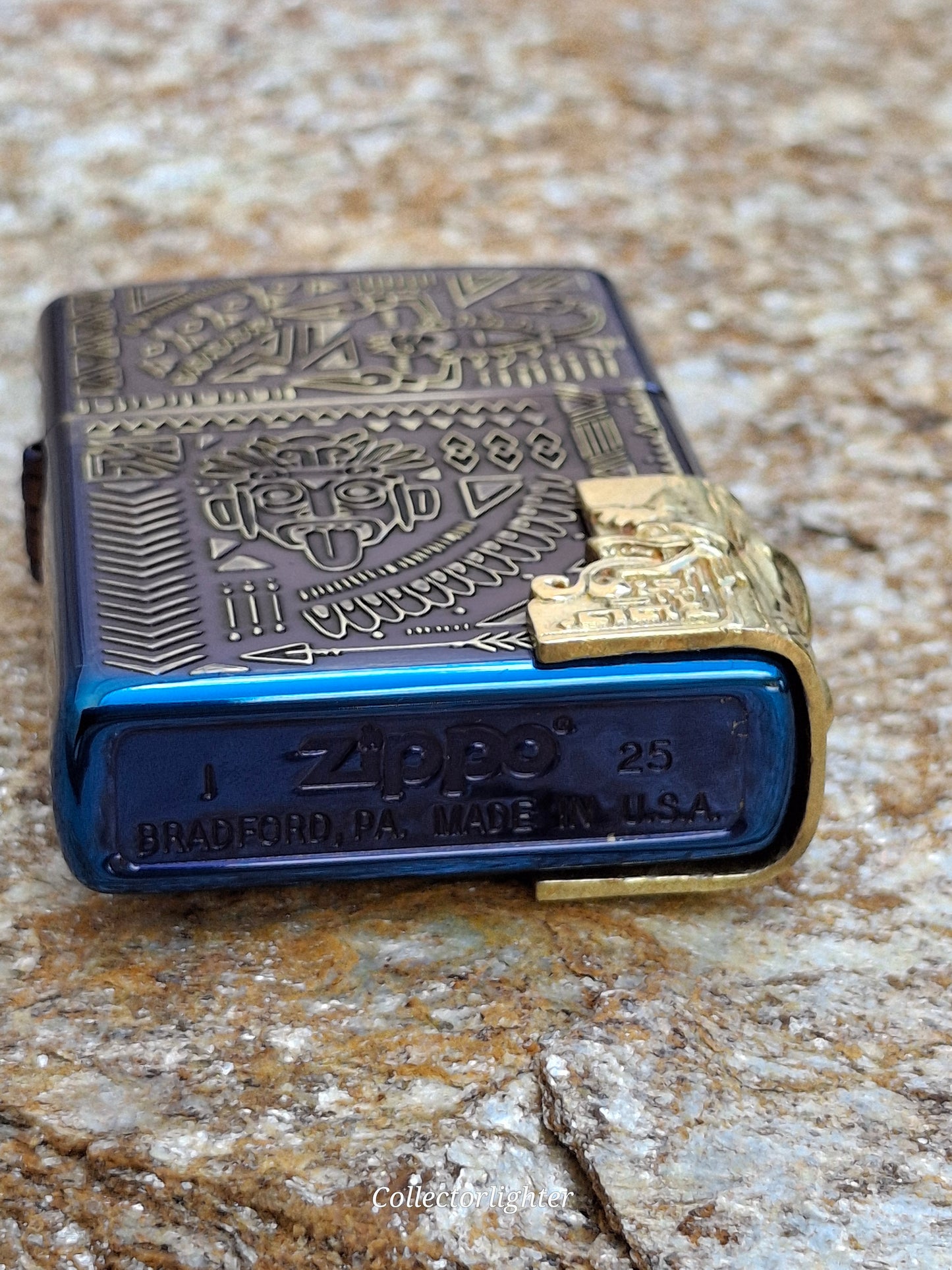 Zippo - Baked Blue Tribal Totem- Asia Modell - Metalfire