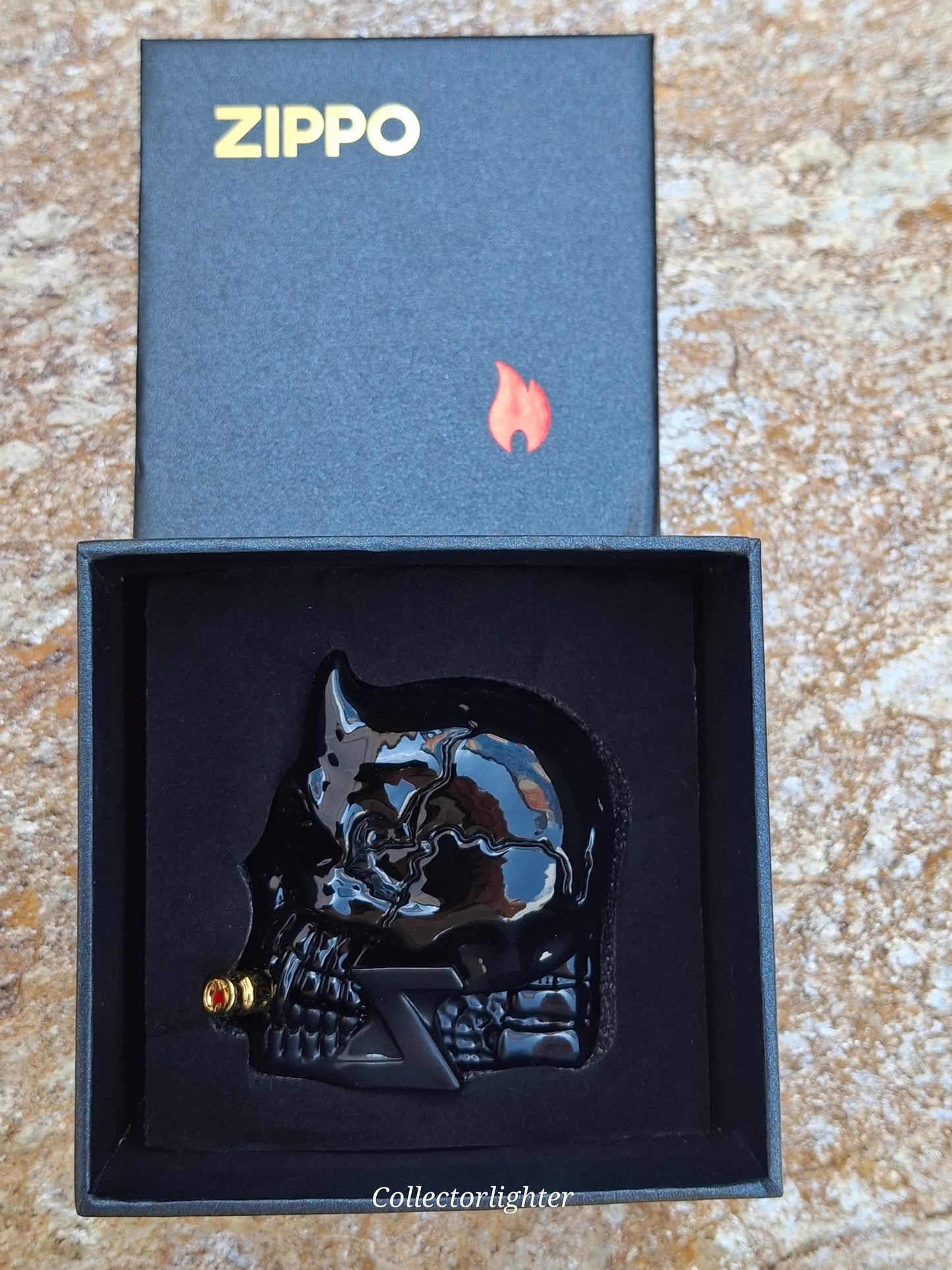 Zippo - Smoking Black Ghost Skull - Asia Modell