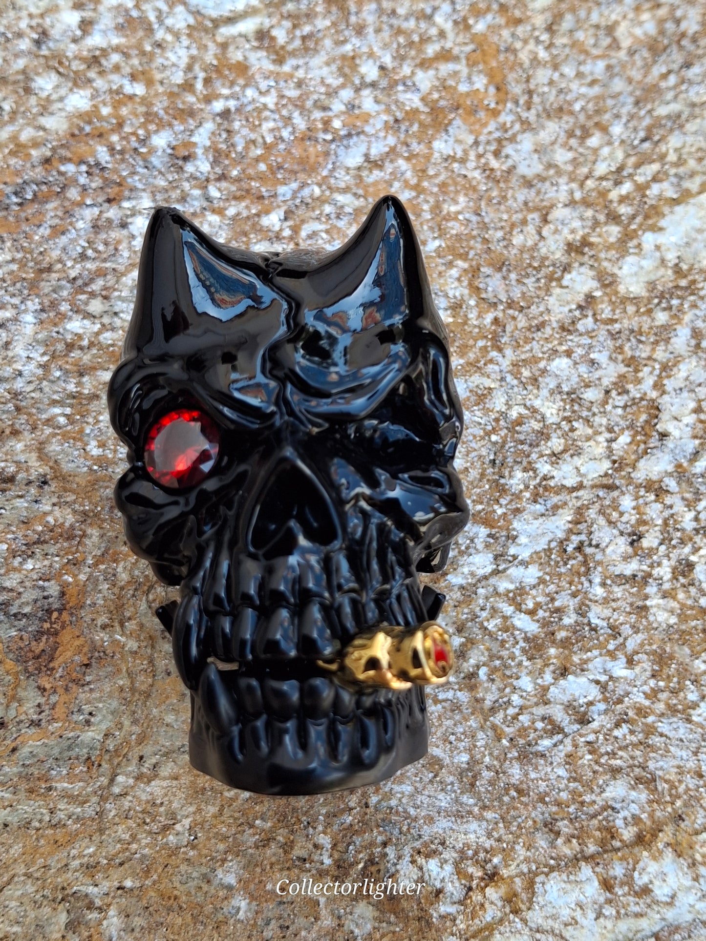 Zippo - Smoking Black Ghost Skull - Asia Modell