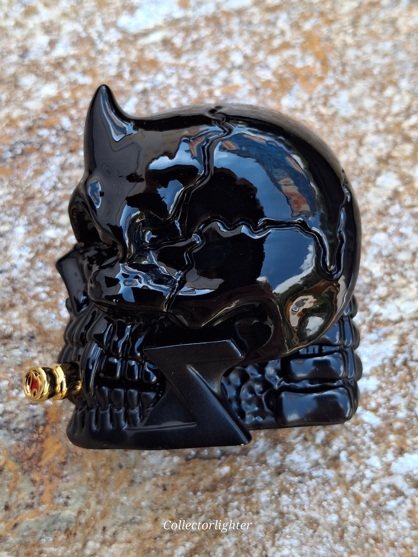 Zippo - Smoking Black Ghost Skull - Asia Modell