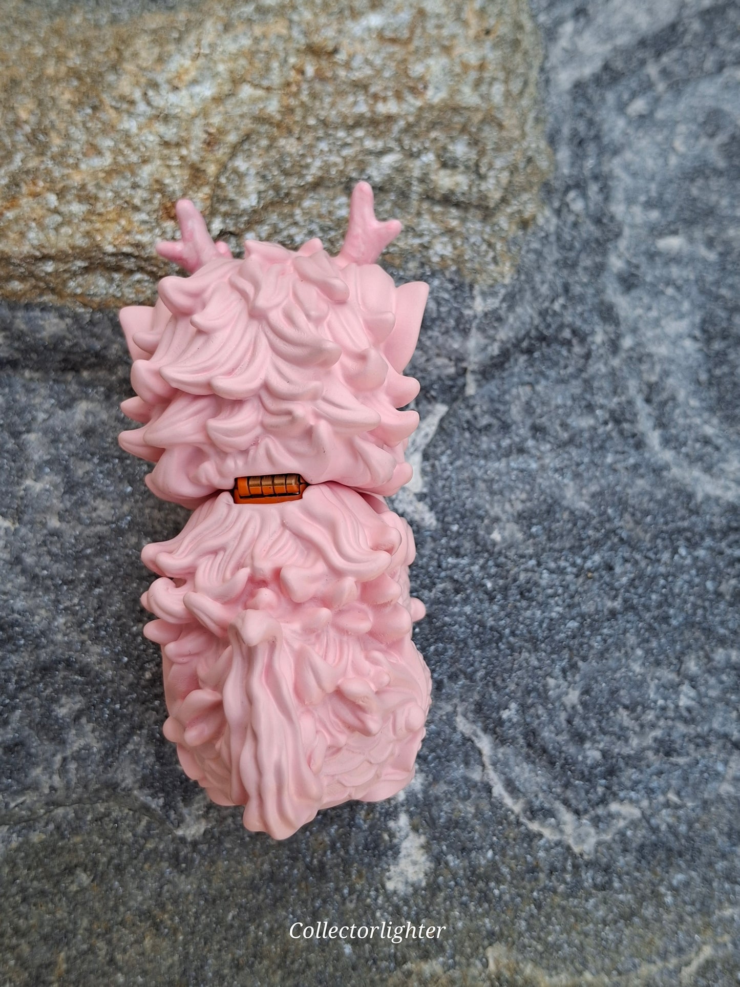 Zippo - Mythical Beast Qilin Pink - Slim Line - Asia Modell