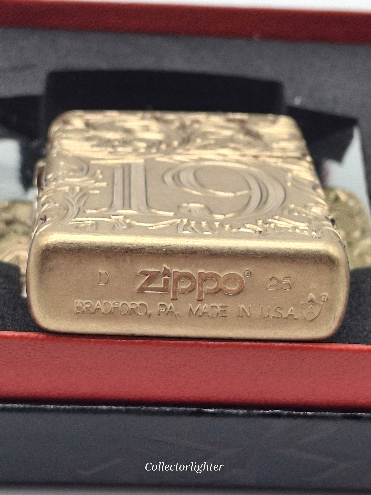 Zippo 1932 Filigree 60007526, Bodenstempel D 25 mit Made in USA und Armor-Symbol