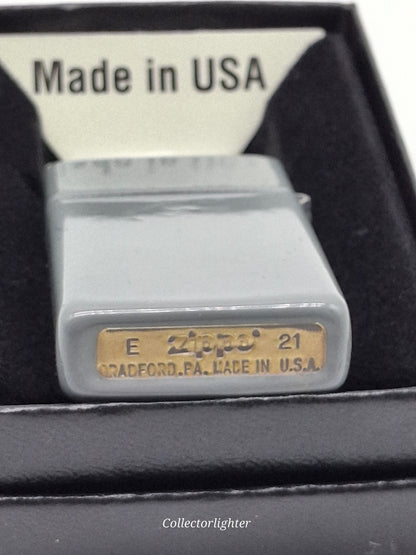 Zippo Flat Gray Slim Line, Bodenstempel E 21 mit Zippo-Logo und Made in USA