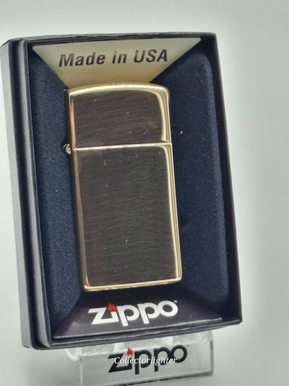 Zippo Brass polished Slim Line 60001177 mit poliertem Messinggehäuse in geöffneter Originalverpackung