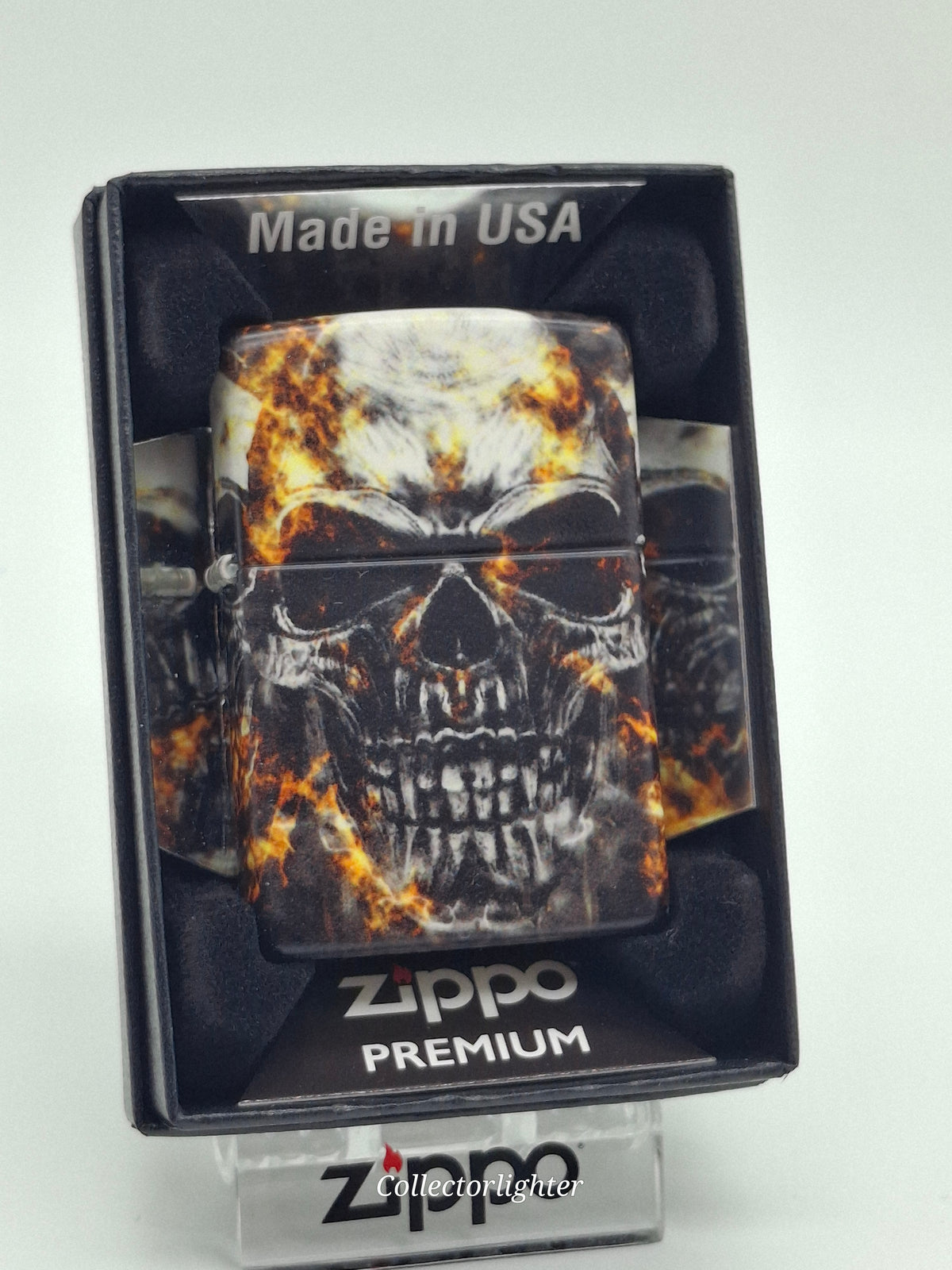 Zippo Smokey Skulls Design 540° 60006136 mit Totenkopf- und Flammenmotiv in der Originalverpackung